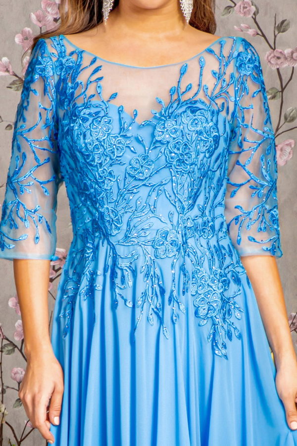 Vestido largo de gasa con bordado de cuentas, escote transparente y espalda en V